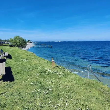 Holiday home Flot Renoveret Sommerhus, Taet Pa Vandet Frorup