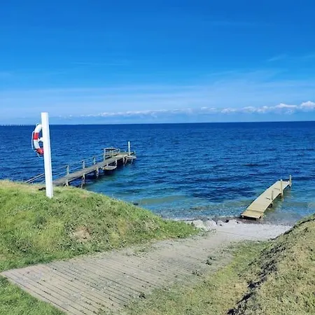 Holiday home Flot Renoveret Sommerhus, Taet Pa Vandet Frorup